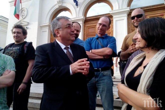 Грандиозен скандал! Министерства драстично надвишават лимитите си - събарят бюджета! Държавата е пред финансов колапс