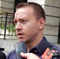 Битият във Ветово журналист: Опитите ни за въпроси бяха посрещнати с юмруци