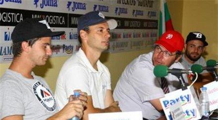 бейзболисти правят ученически лагер канят футболистите левски цска