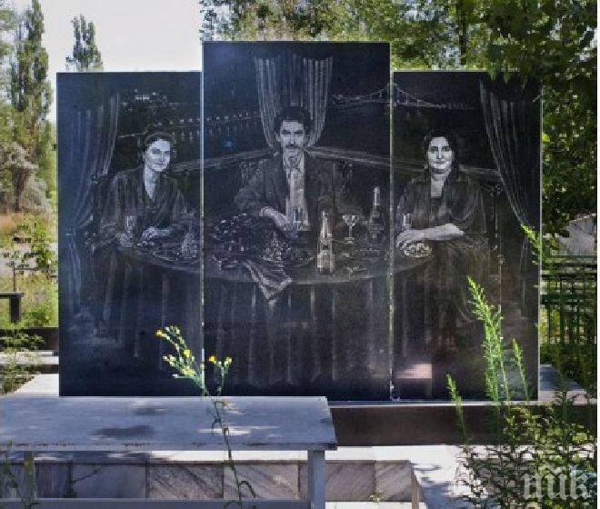 Лимузини и отрупани маси греят от надгробните плочи на руски бандити (снимки)