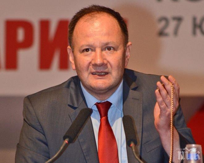 Миков: Орешарски подкрепи банковата ваканция
