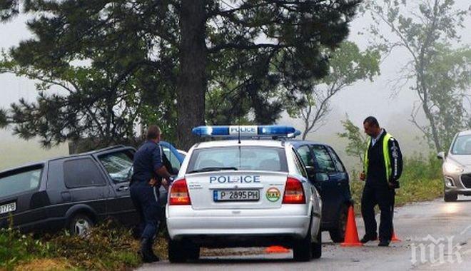 Шофьор без книжка в болница след катастрофа