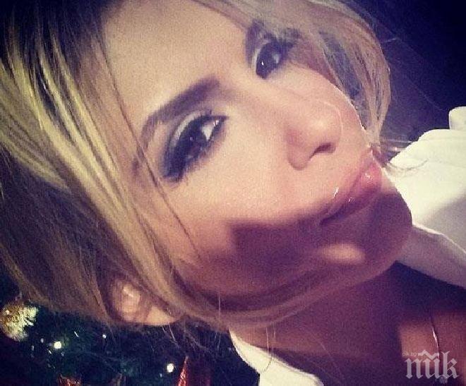 Анелия наля снага, раздава го съвсем неглиже (снимки)