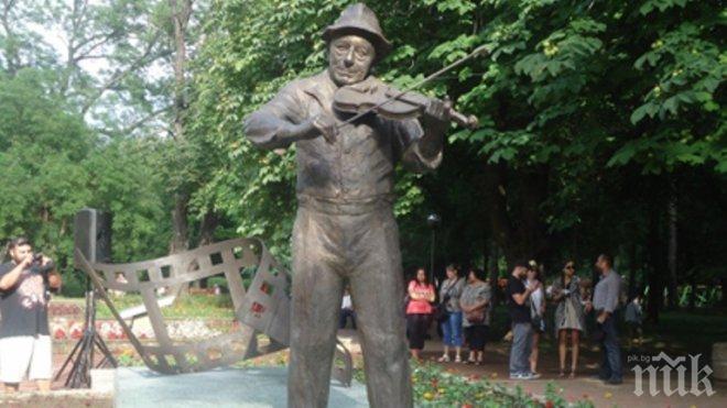 Паметникът на Тодор Колев в Шумен е възстановен