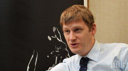 изненада великобритания сменя посланика нас джонатан алън