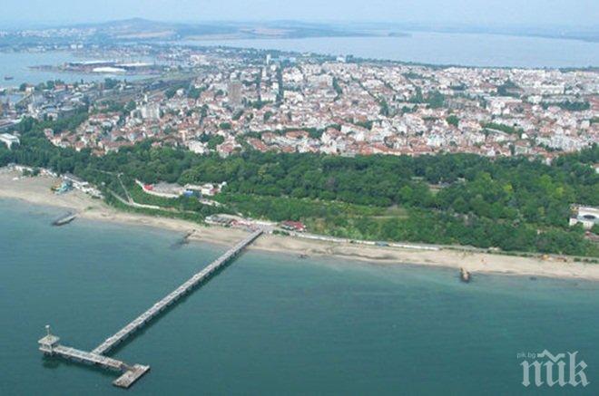 В Бургас днес събираха средства за бедстващите в Мизия