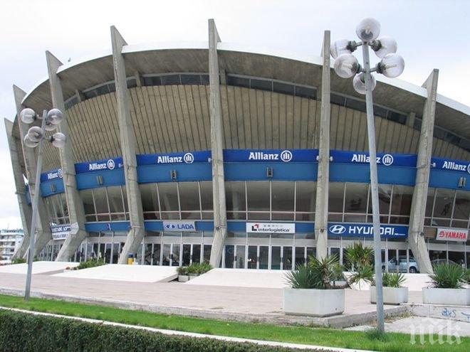 Глобиха Двореца на спорта във Варна с 20 бона