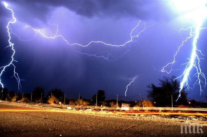 Буря остави 600 000 домакинства в САЩ без ток