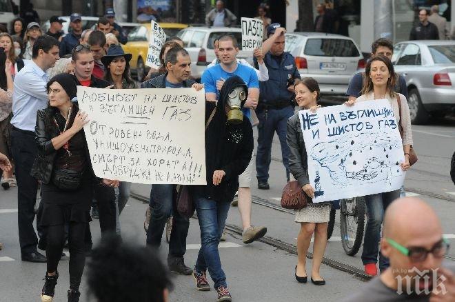 Протестиращи в Добруджа: Житницата на България ще загине
