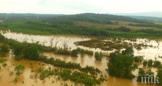 Черно море заприлича на блато след пороя
