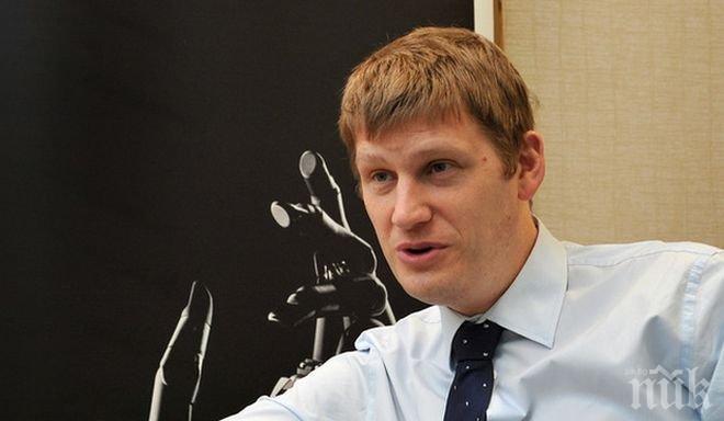 Изненада! Великобритания сменя посланика си у нас Джонатан Алън