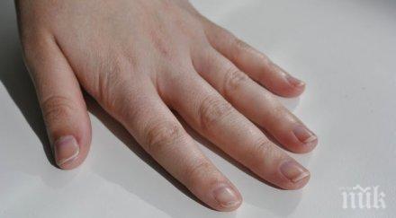 ужас заможен предприемач колекционира отрязаните краката нотки