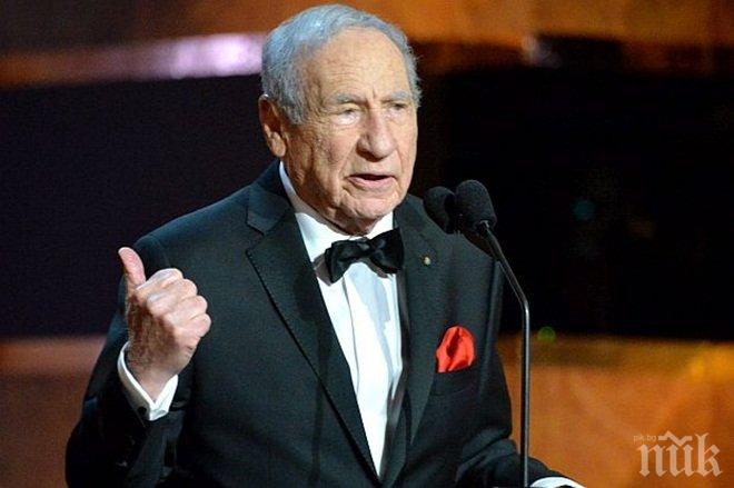 Мел Брукс остави свой отпечатък на Алеята на славата