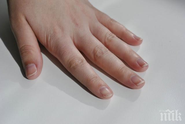 Ужас! Заможен предприемач колекционира отрязаните си от краката нотки 