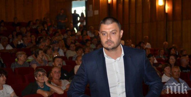 Бареков в Карлово: Ние сме новите, другите имат срамна история, която искат да превърнат в бъдеще