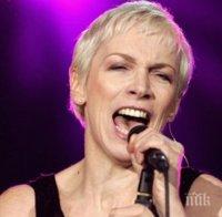 Ани Ленъкс се отказва от музиката

