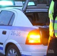 Пиян друса кючек върху патрулка (снимка) Пиян друса кючек върху патрулка (снимка)