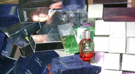 митничарите пресякоха опит контрабанда тютюн парфюми