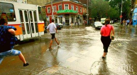 трамваите илиянци тръгнаха отново тежко наводнение липса ток