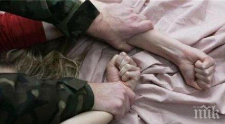 годишен напи нахлу дома възрастна жена изнасили