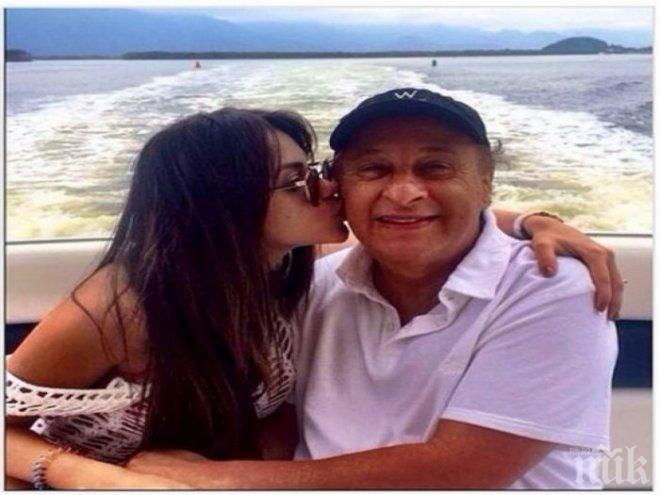 Футболен бос заби с 50 години по-млада секс бомба (горещи снимки)

