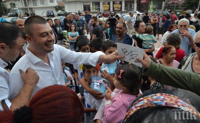 Бареков в Девня: Политиците превърнаха България в турска провинция, а народа - в просяк