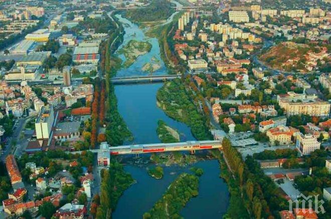 Внимание! Пловдив може да потъне под вода, прогнозите сочат бедствие. Марица може да залее улиците 