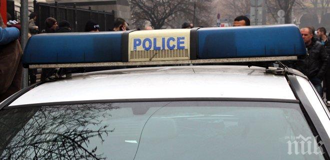 Акция! Полицаи спипаха четирима души, разпространявали наркотици в Сливен