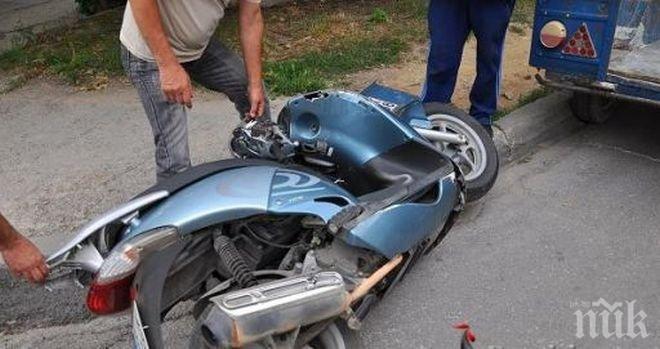 Катастрофа между мотор и лек автомобил блокира трафика по Е-79