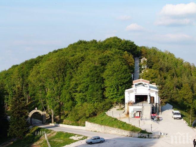 Сензация! 4-годишно нямo дете проговори след 3 дни молитви на Кръстова гора