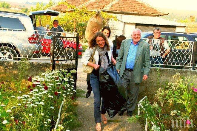 ГЕРБ-Силистра дариха продукти и дрехи на пострадалите от наводнението в село Долец