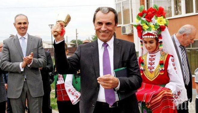 Орешарски: Гордея се, че съм част от УНСС! Сега първолаците са повече - родени са, когато бях финансов министър