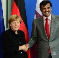 Емирът на Катар уверява Меркел, че не финансира терористи, тя казва, че му вярва