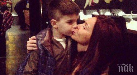 алисия спретна страхотен рожден ден валери никол стои снимка