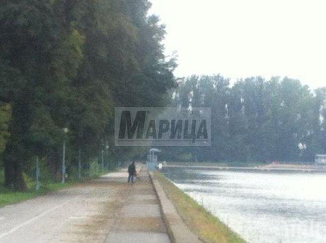 Силен порой в Пловдив, търговците в паника заради стоката си