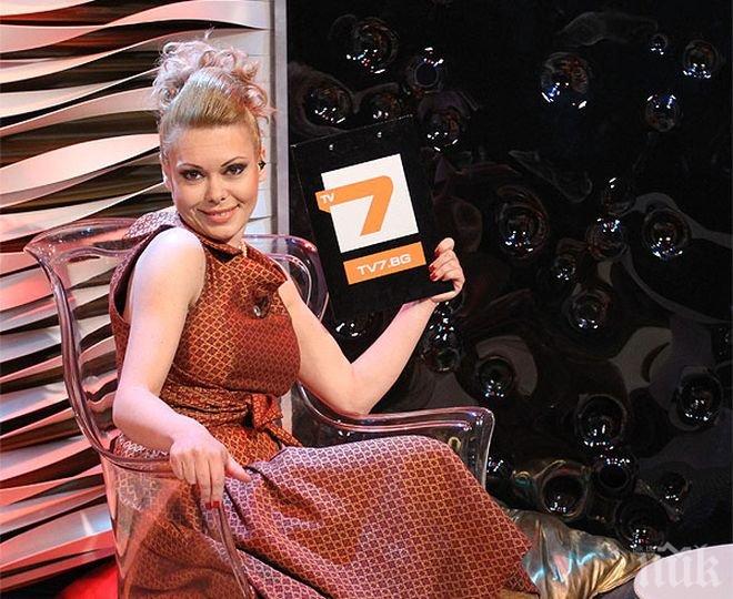 Албена Вулева затънала до шия в борчове, дължала повече от 10 бона