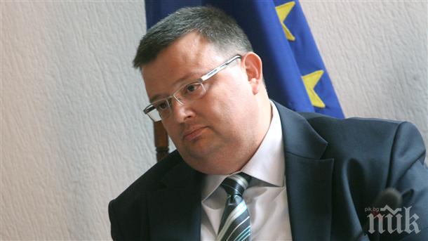 Цацаров: Ако в КТБ имаме отглеждано банкиране, няма гаранция за вложителите (обновена)