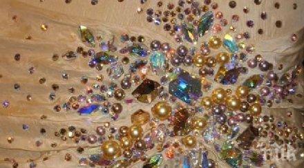 рускиня покри колата милион кристали сваровски видео