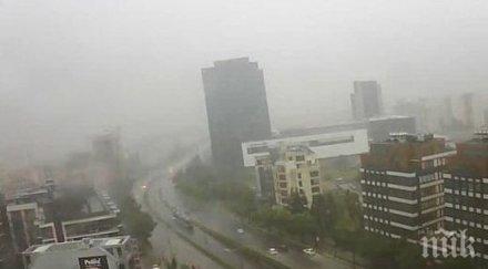 апокалипсис порой залива софия десетки улици вода трафикът парализиран обновена