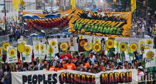Полицията в Ню Йорк задържа 102 души на протестна акция срещу промените в климата