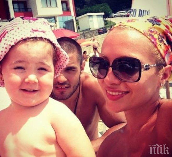 Русата Златка и гаджето й работят за бебе 