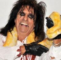 Алис Купър отвори магазин за дрехи секънд хенд