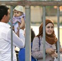 Бойкот на бежанците обявиха джипитата в Харманли, чужденките отказвали да се събличат