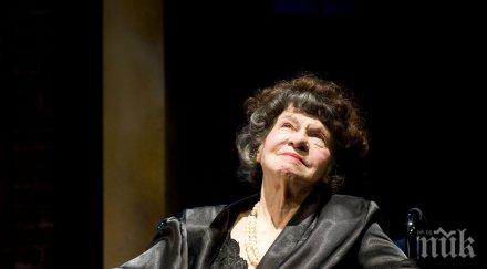 неуморна живата легенда стоянка мутафова пак турне българия