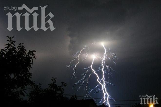 Буря остави над 103 хиляди души без ток в Русия