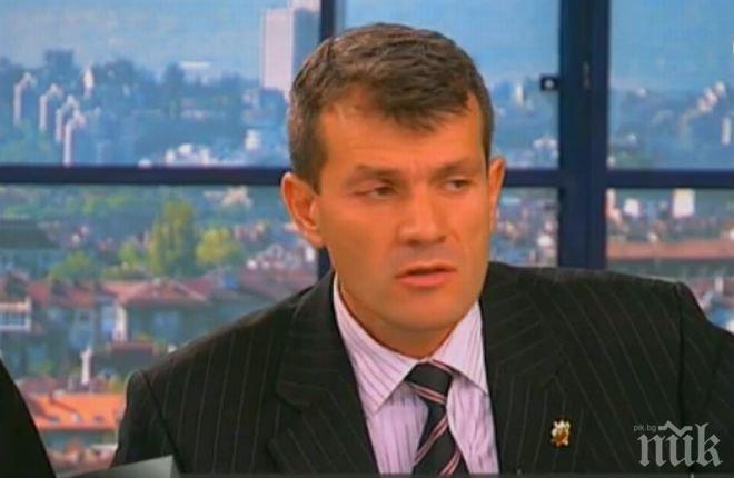 Боян Расате: Окупацията на ЦИК продължава, не сме изведени от сградата
