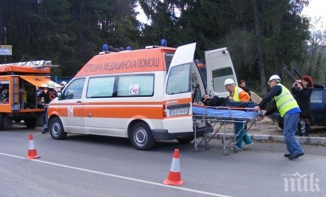 Млад перничанин се блъсна челно в билборд на магистрала и загина