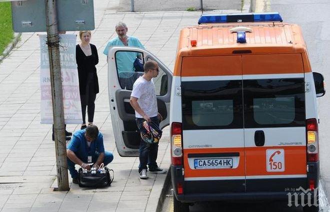 Жесток инцидент във Враца! Автомобил потроши дете на улицата, прати го в болница