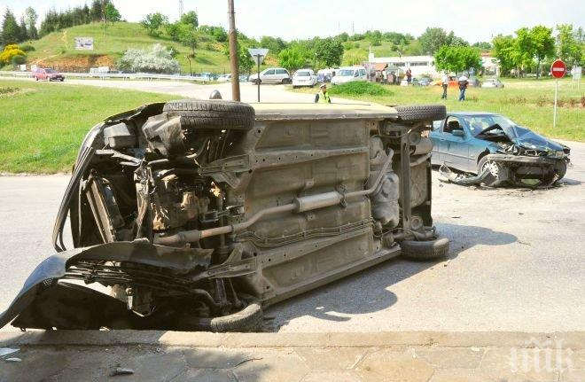 Движението по пътя Попово-Търговище е отклонено заради катастрофа