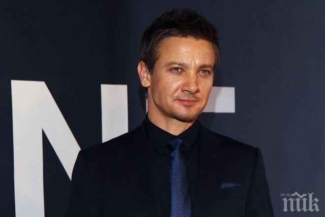 Актьорът Джеръми Рейнър с тайна сватба